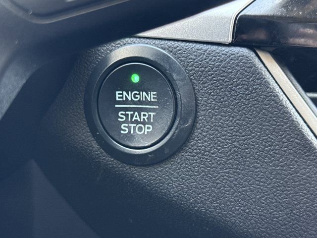 Used 2020 Ford Escape SE image 23