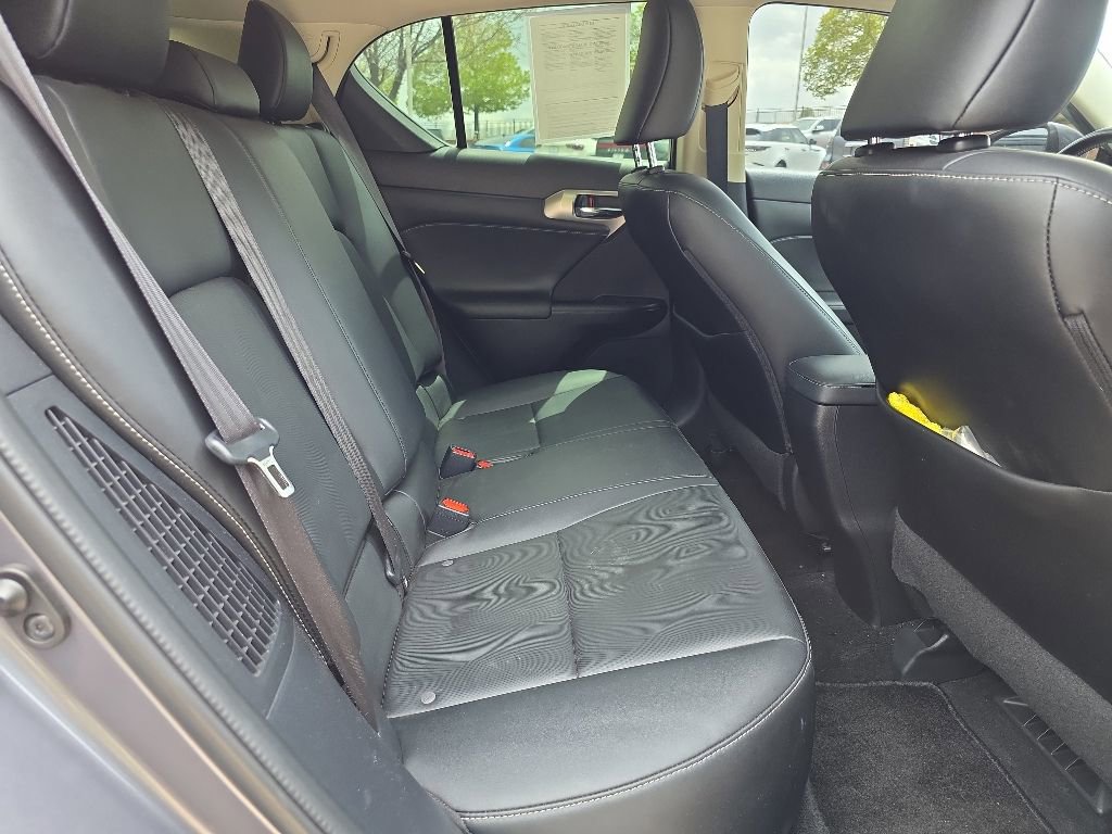 Used 2017 Lexus CT 200h FWD image 20
