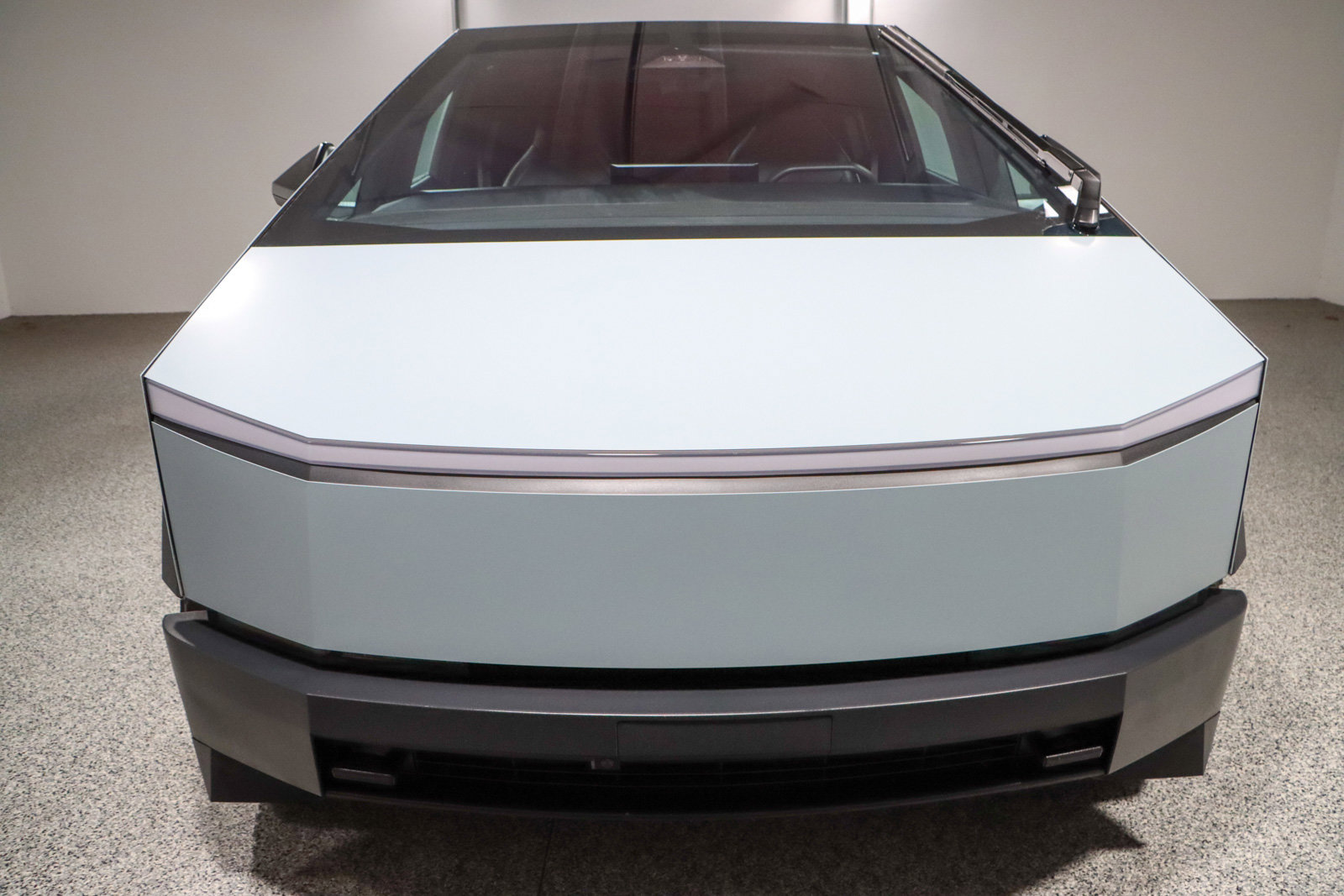 Used 2024 Tesla Cybertruck AWD Crew Cab image 4