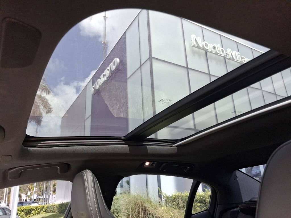 Used 2019 Volvo S60 T6 R-Design image 6