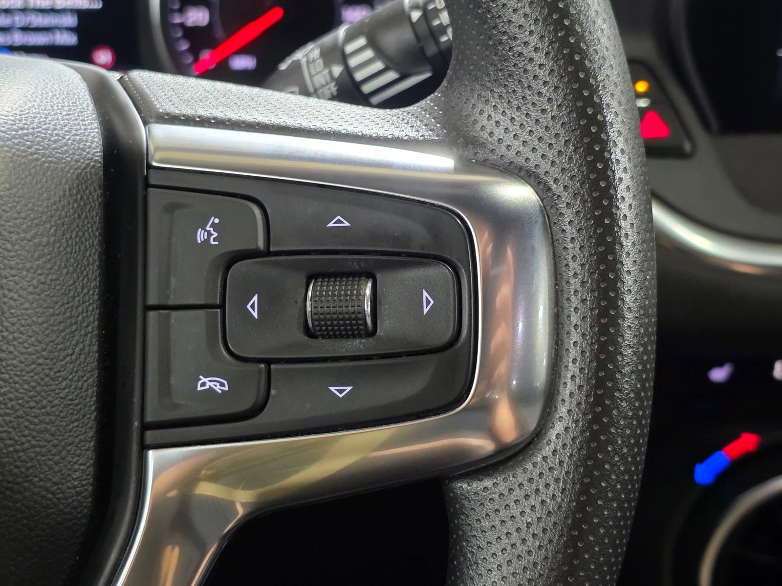 Used 2025 Chevrolet Blazer LT image 30