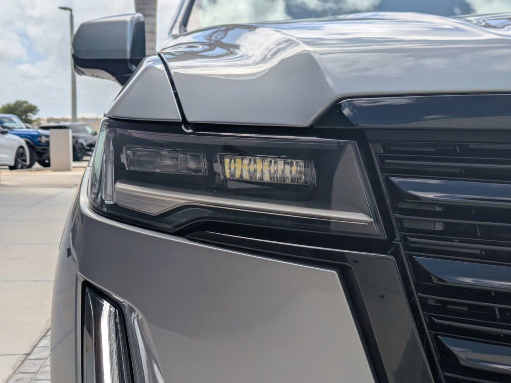 Used 2023 Cadillac Escalade Premium Luxury Platinum image 11