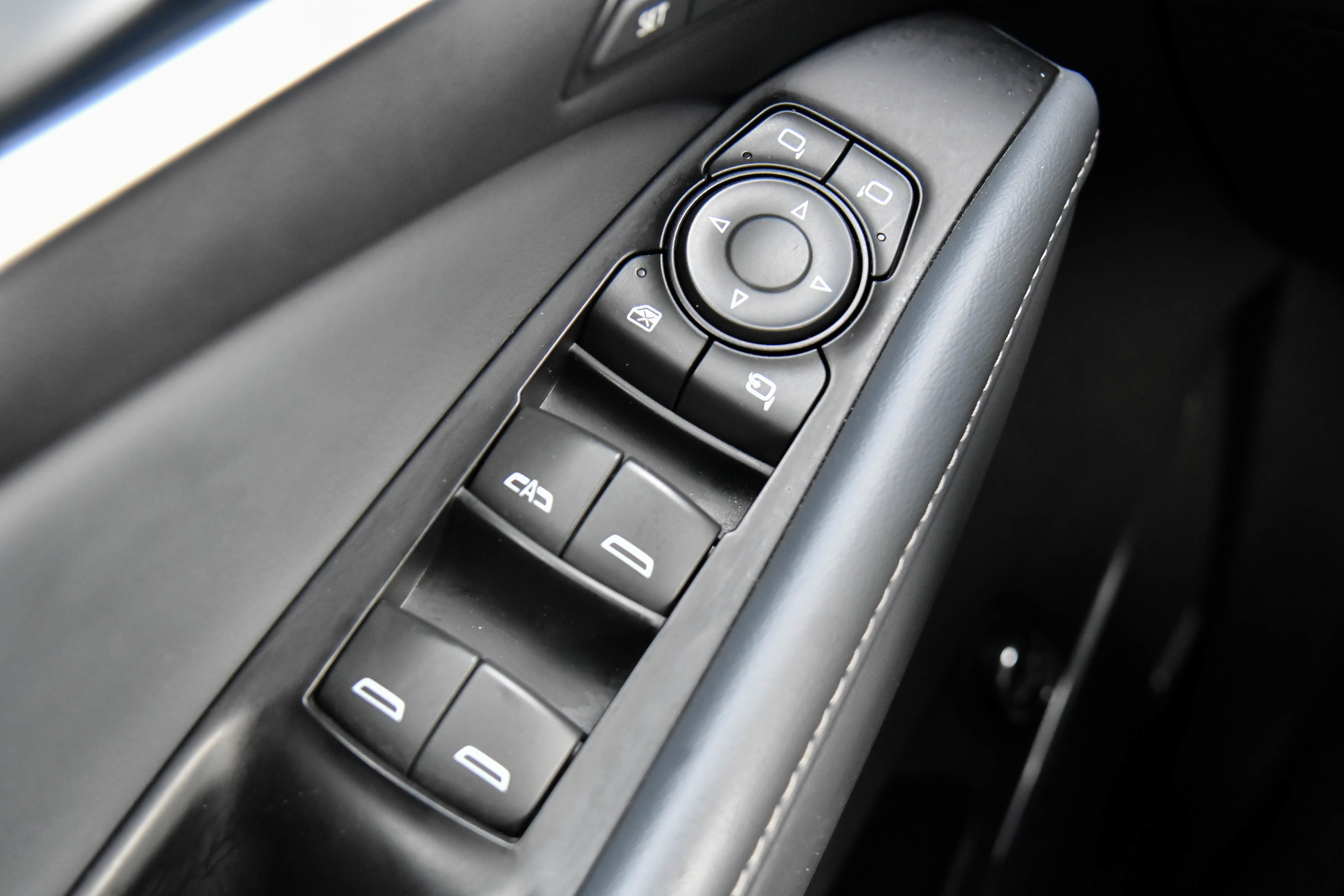 Used 2024 Buick Enclave Premium image 37