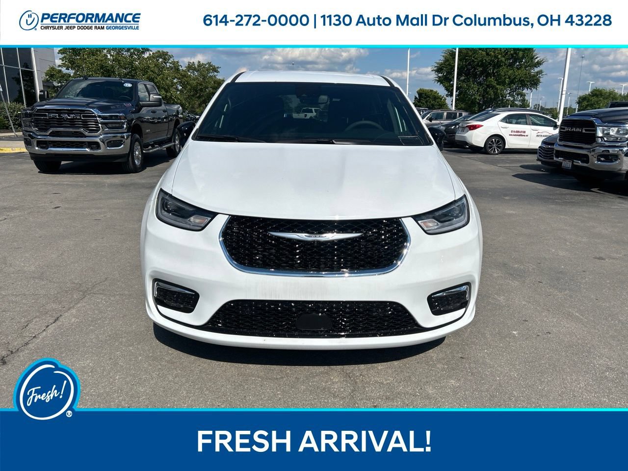 Used 2026 Chrysler Pacifica Select FWD image 9