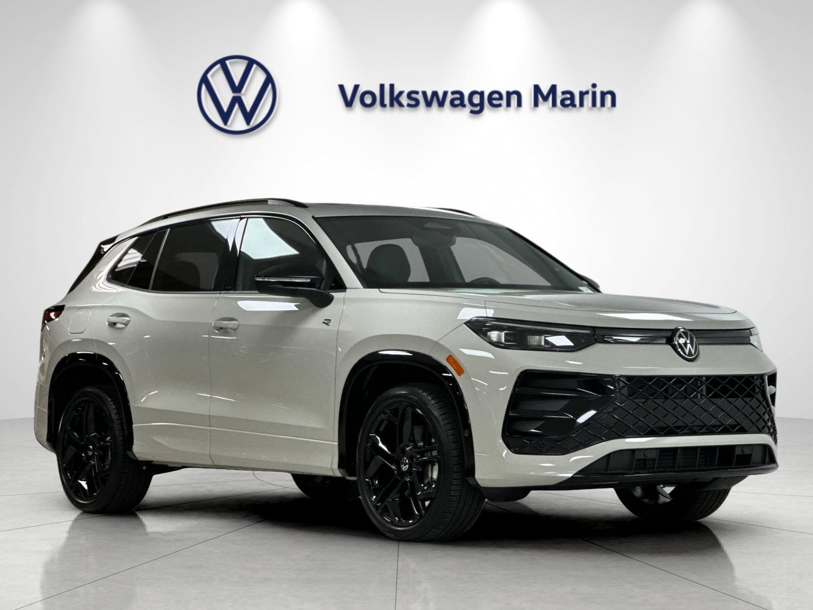 New 2026 Volkswagen Tiguan SE R-Line AWD/4WD image 7