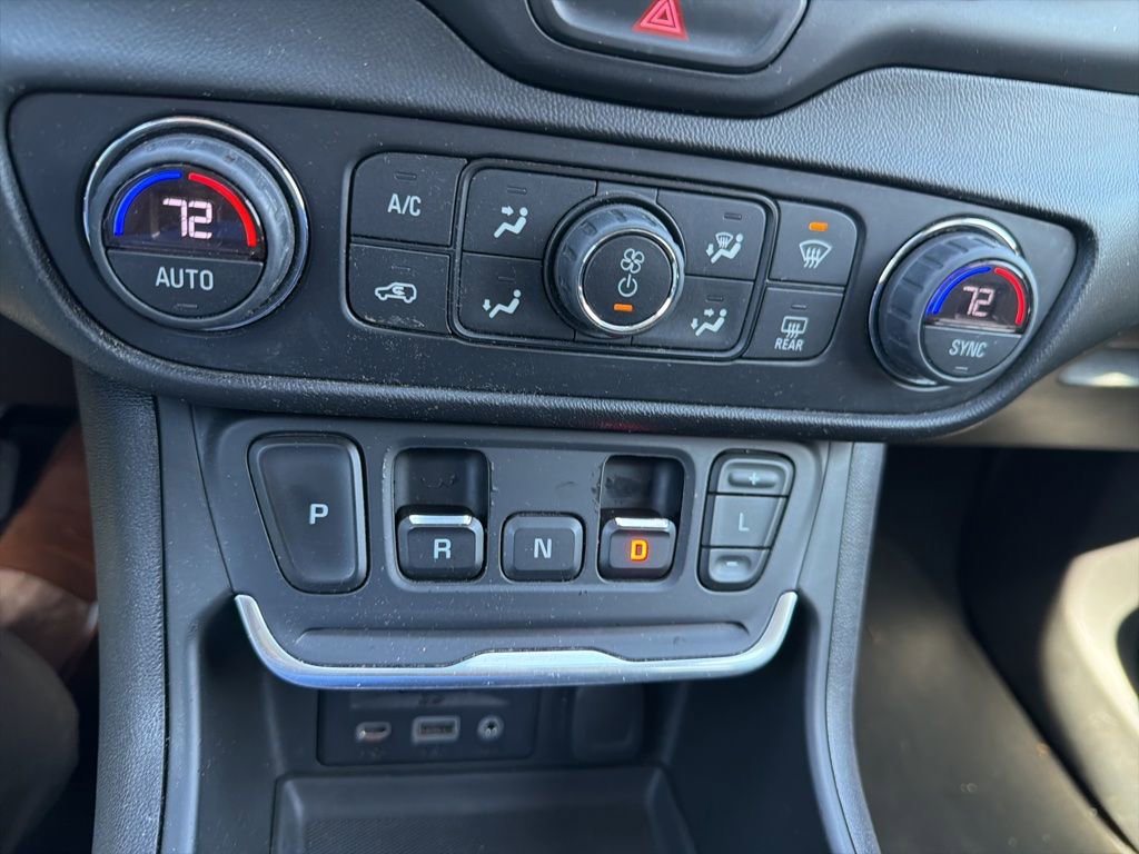 Used 2018 GMC Terrain SLE w/ Driver Convenience Package image 18