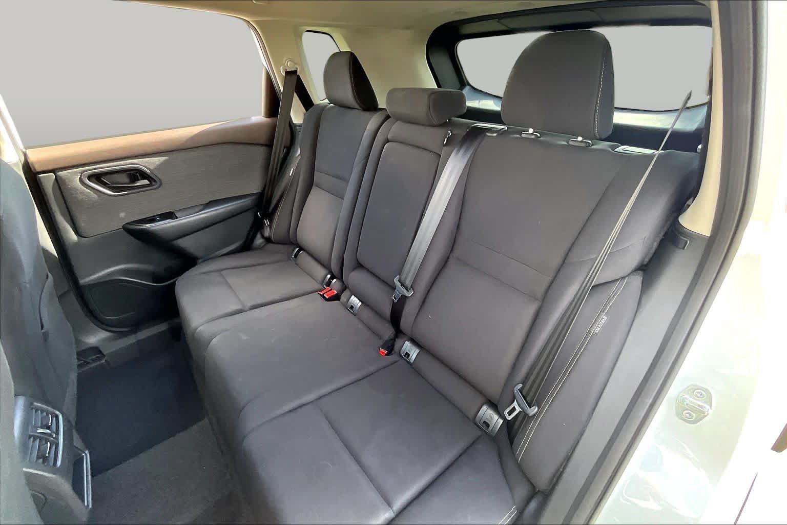 Used 2023 Nissan Rogue S FWD image 18