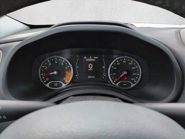 Used 2016 Jeep Renegade Latitude FWD image 11