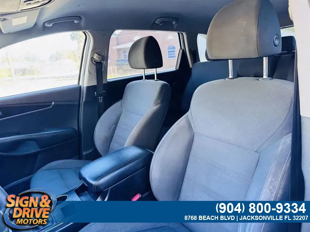 Used 2019 Kia Sorento L FWD image 6