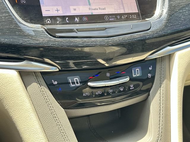 Certified 2023 Cadillac XT6 Premium Luxury AWD/4WD image 32