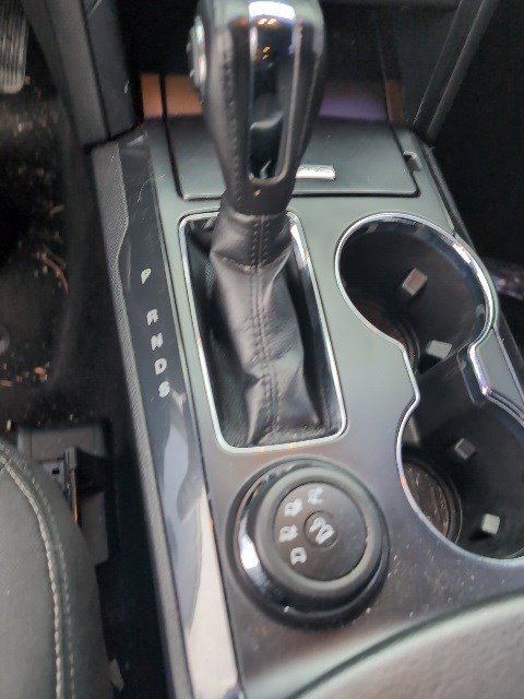 Used 2018 Ford Explorer XLT w/ Equipment Group 201A image 16