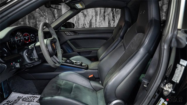 Used 2024 Porsche 911 Targa 4 GTS image 3