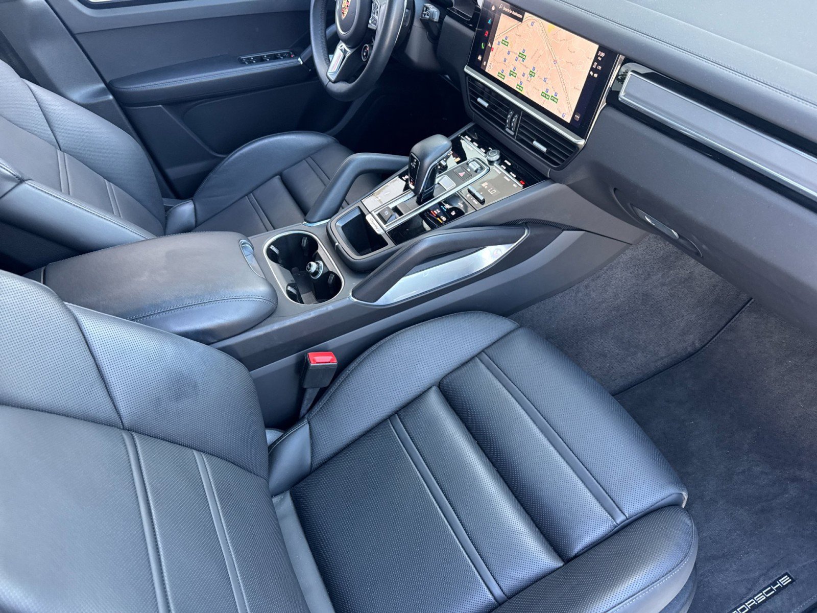 Certified 2023 Porsche Cayenne Turbo image 16