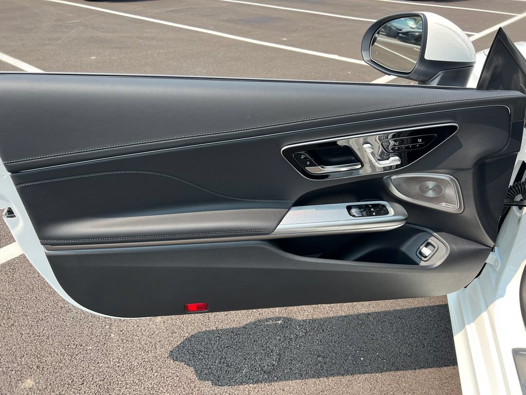 New 2026 Mercedes-Benz CLE 300 4MATIC Coupe image 9