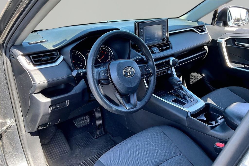 Used 2020 Toyota RAV4 XLE image 14