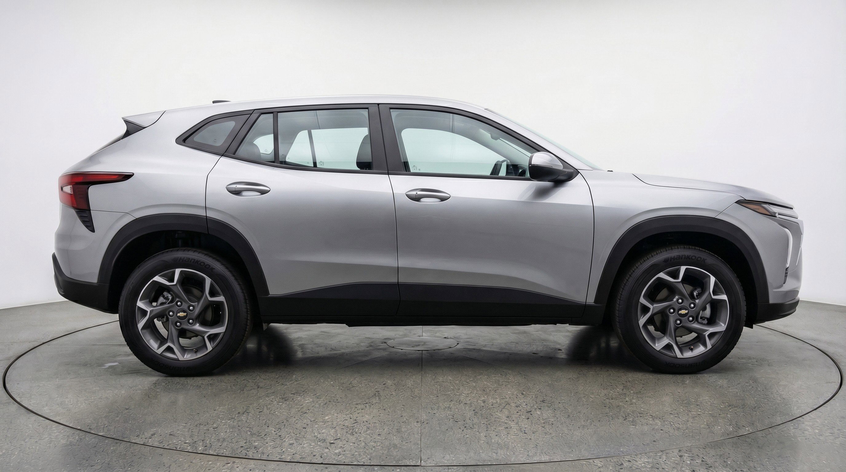 Used 2025 Chevrolet Trax LT w/ LT Convenience Package image 11