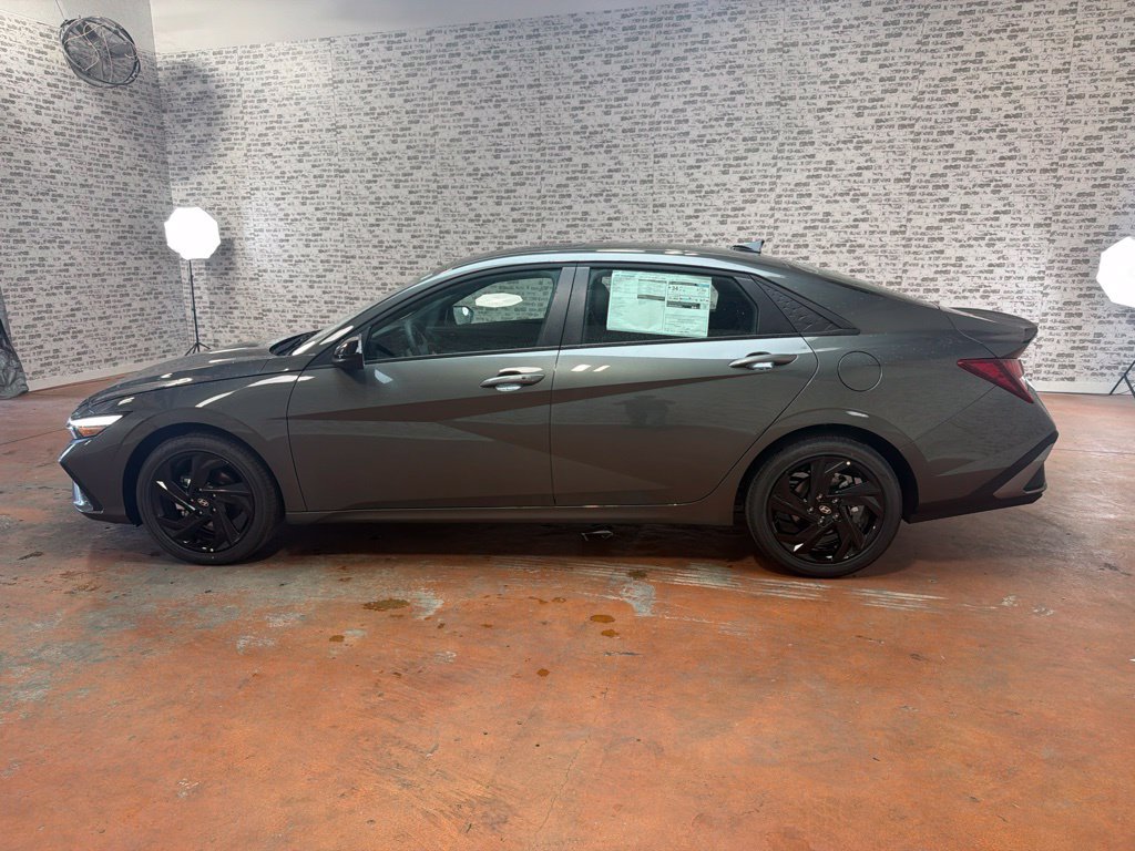 Used 2026 Hyundai Elantra SEL Sport FWD image 4