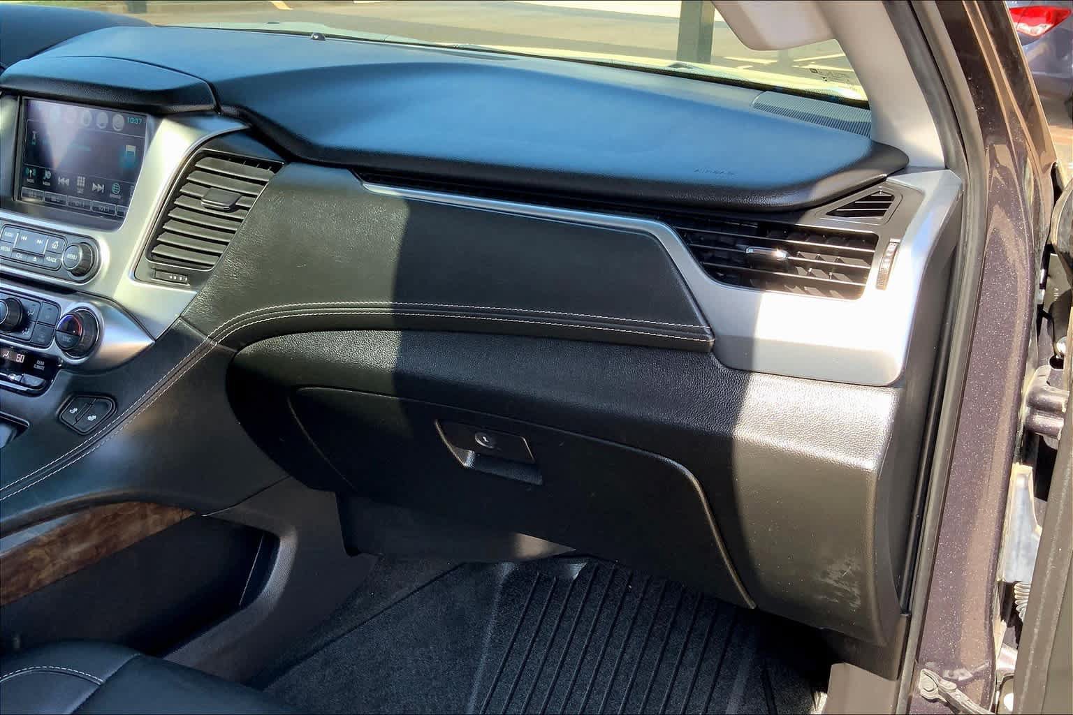 Used 2018 Chevrolet Suburban LT AWD/4WD image 18