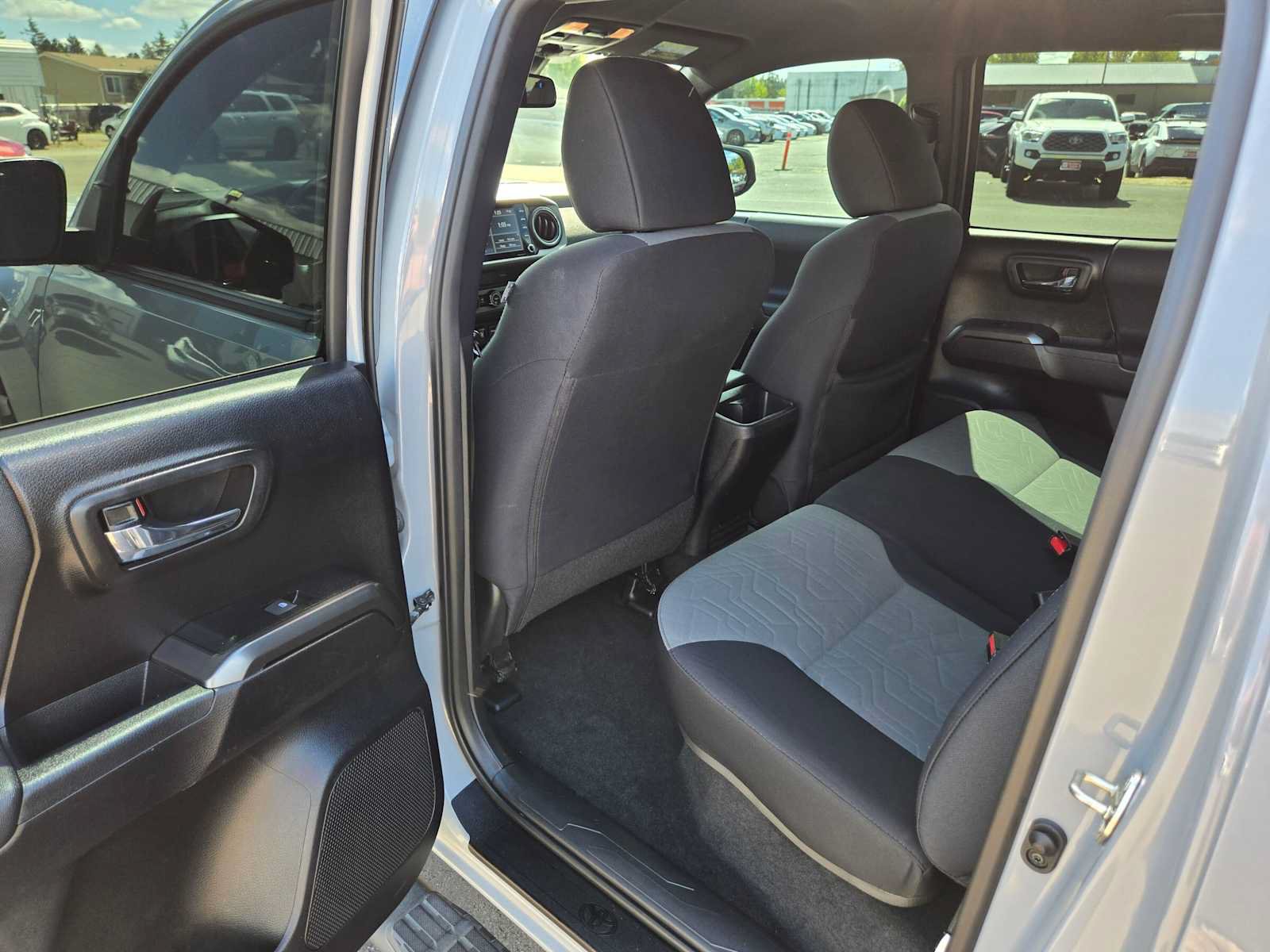 Certified 2020 Toyota Tacoma TRD Off-Road AWD/4WD image 20