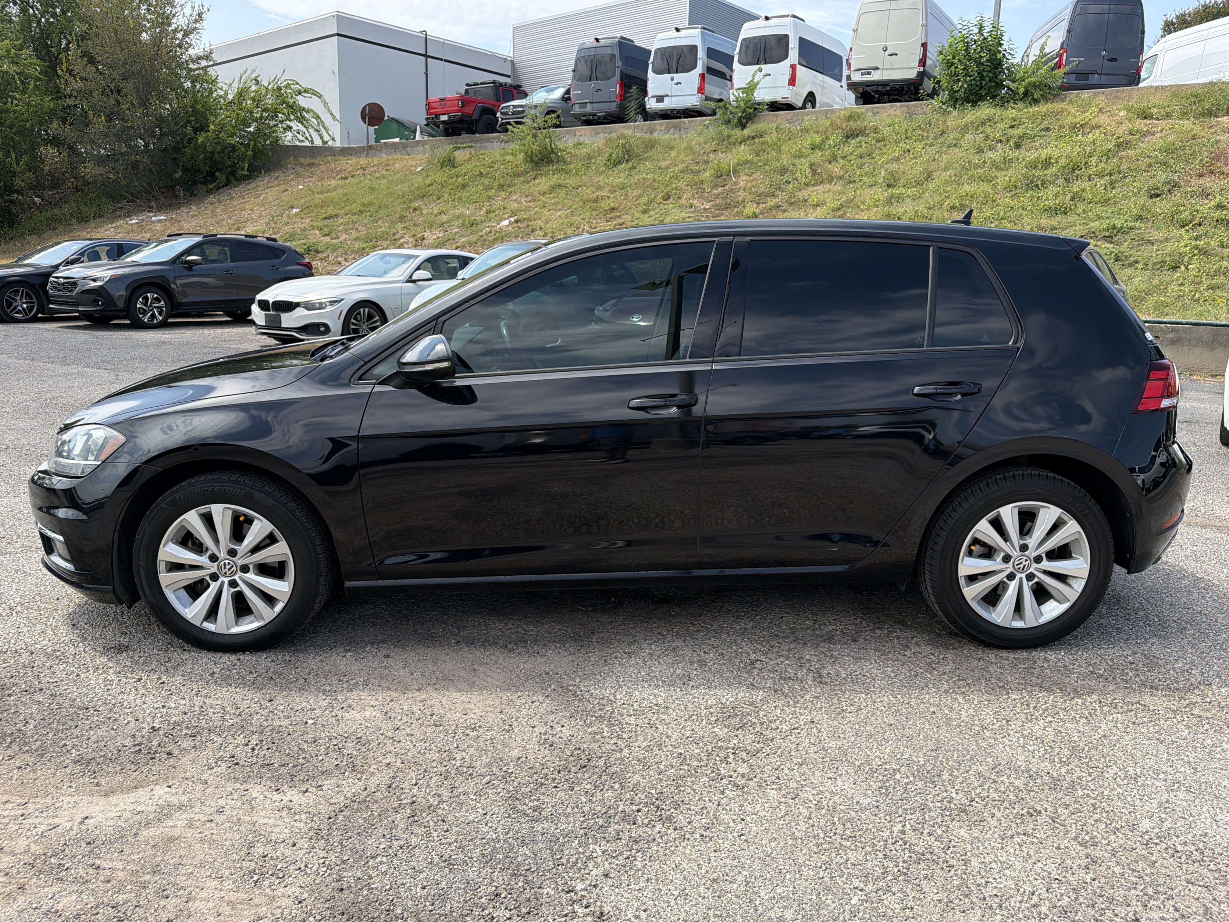 Used 2018 Volkswagen Golf SE FWD image 6