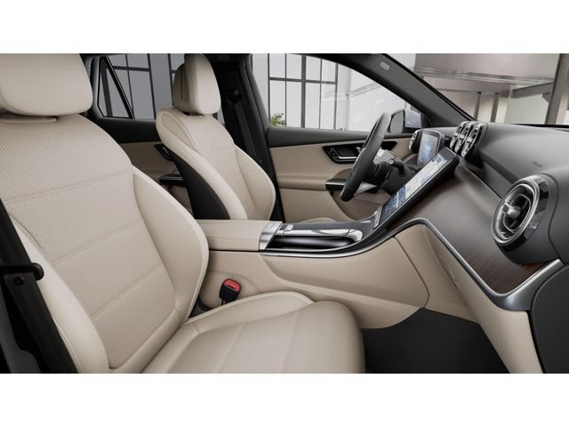 Used 2026 Mercedes-Benz GLC 300 4MATIC image 4