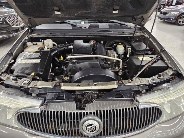 Used 2005 Buick Rainier CXL w/ Luxury Package AWD/4WD image 38