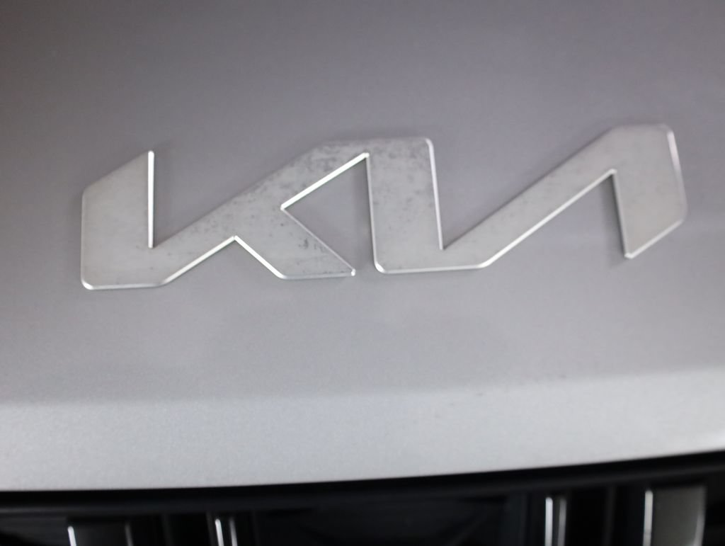 Used 2022 Kia Carnival LX FWD image 67