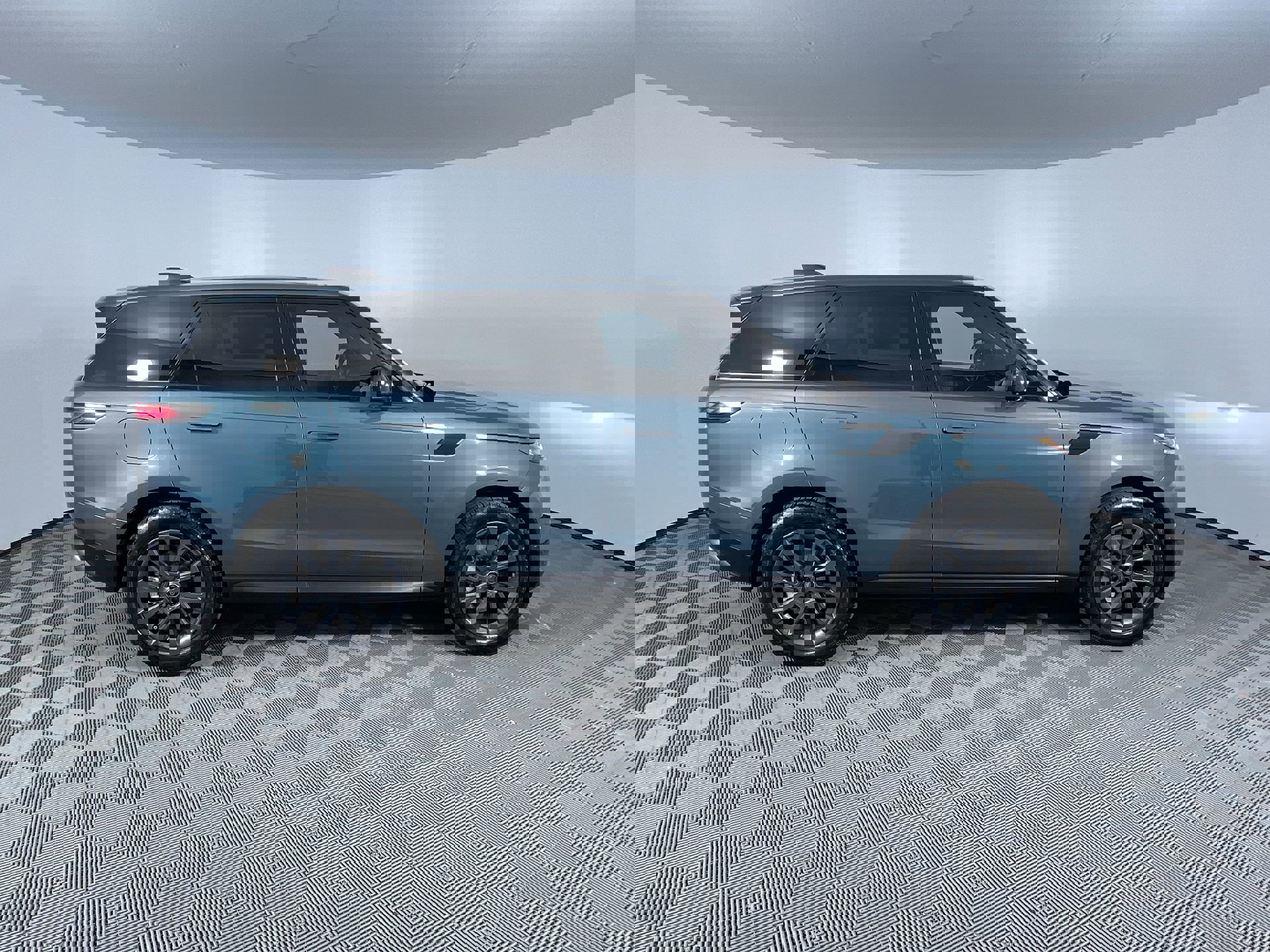 Used 2023 Land Rover Range Rover Sport SE image 10