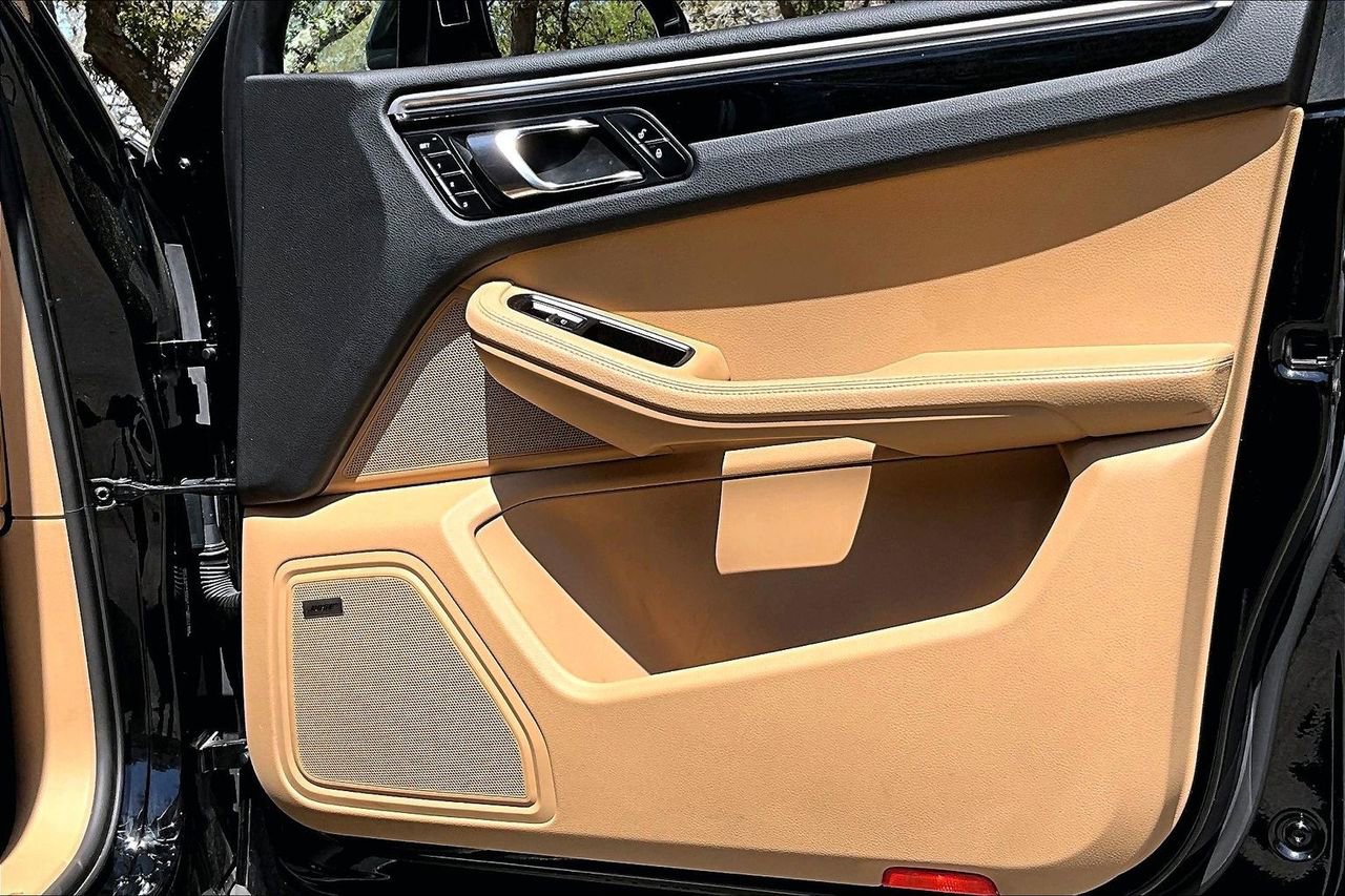 Used 2018 Porsche Macan Sport Edition image 27