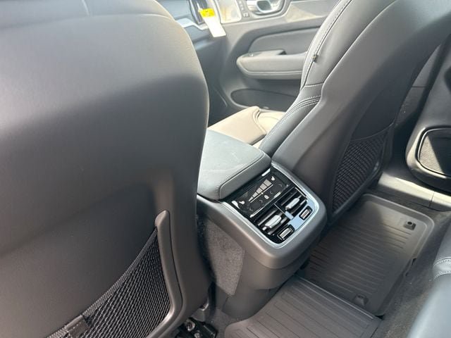 New 2026 Volvo XC60 B5 Ultra w/ Protection Package Premier AWD/4WD image 23