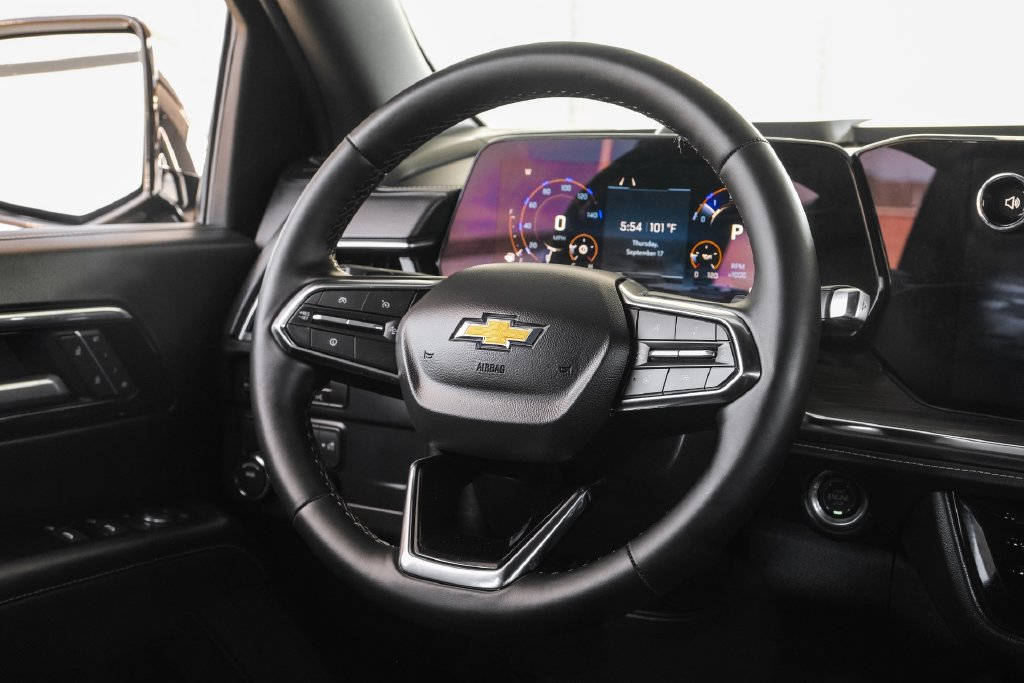Used 2026 Chevrolet Suburban Premier RWD image 10