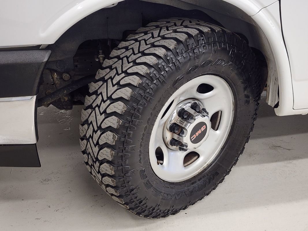 Used 2018 GMC Savana 3500 LT w/ LT Preferred Equipment Group image 32