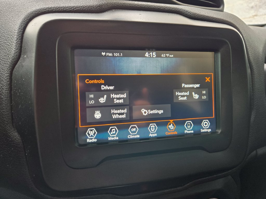Used 2019 Jeep Renegade Latitude w/ Cold Weather Group AWD/4WD image 24
