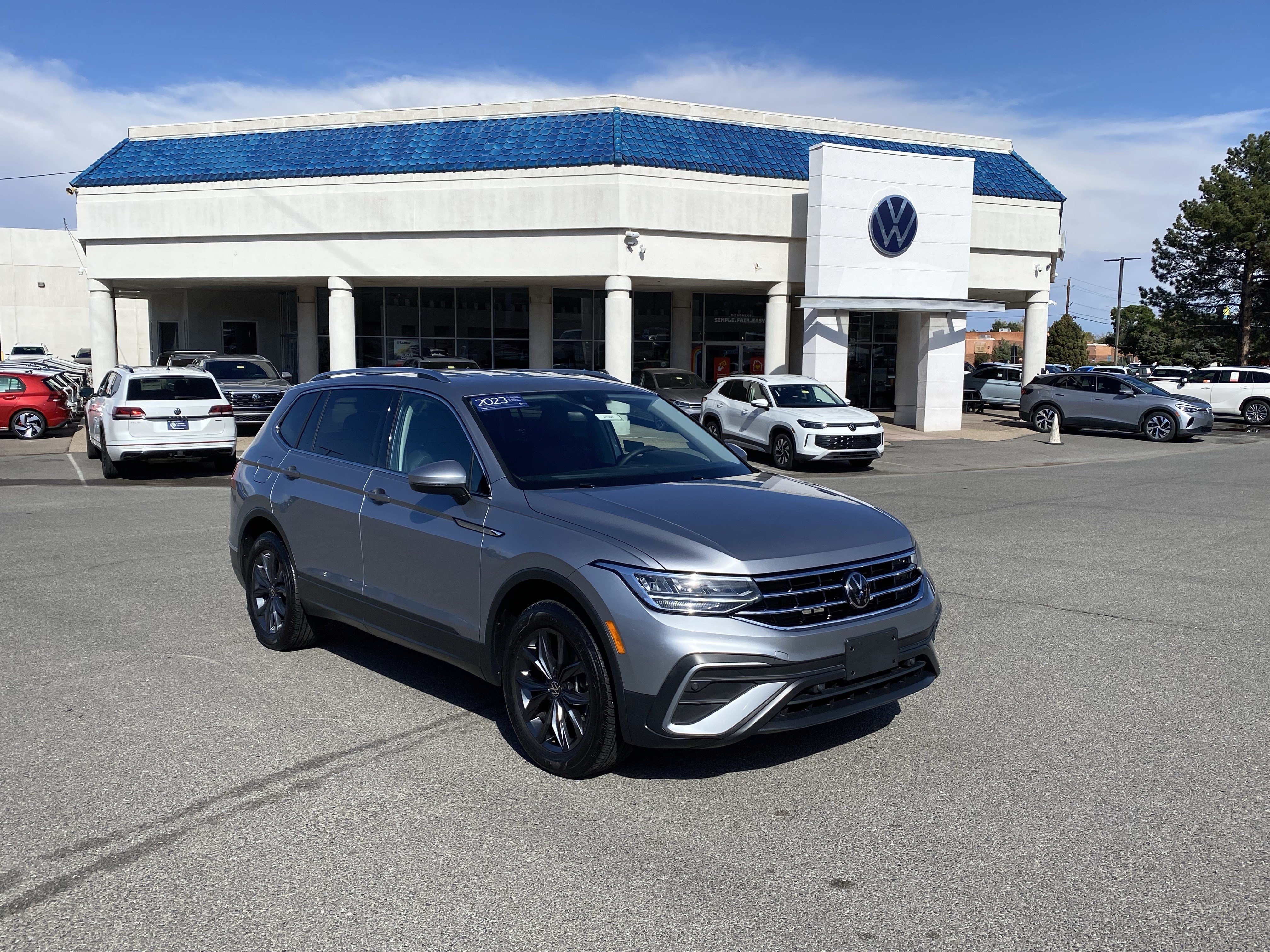 Certified 2023 Volkswagen Tiguan SE FWD image 47