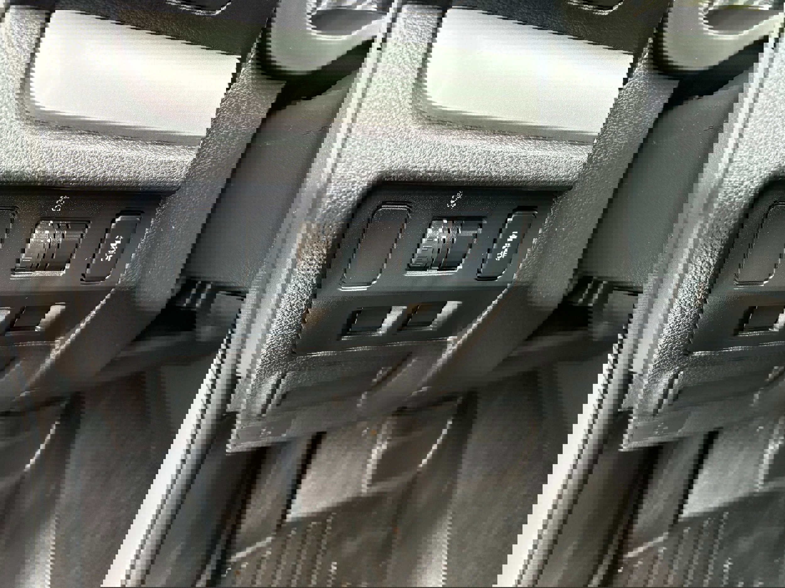 Used 2013 Subaru Crosstrek 2.0i Limited image 33