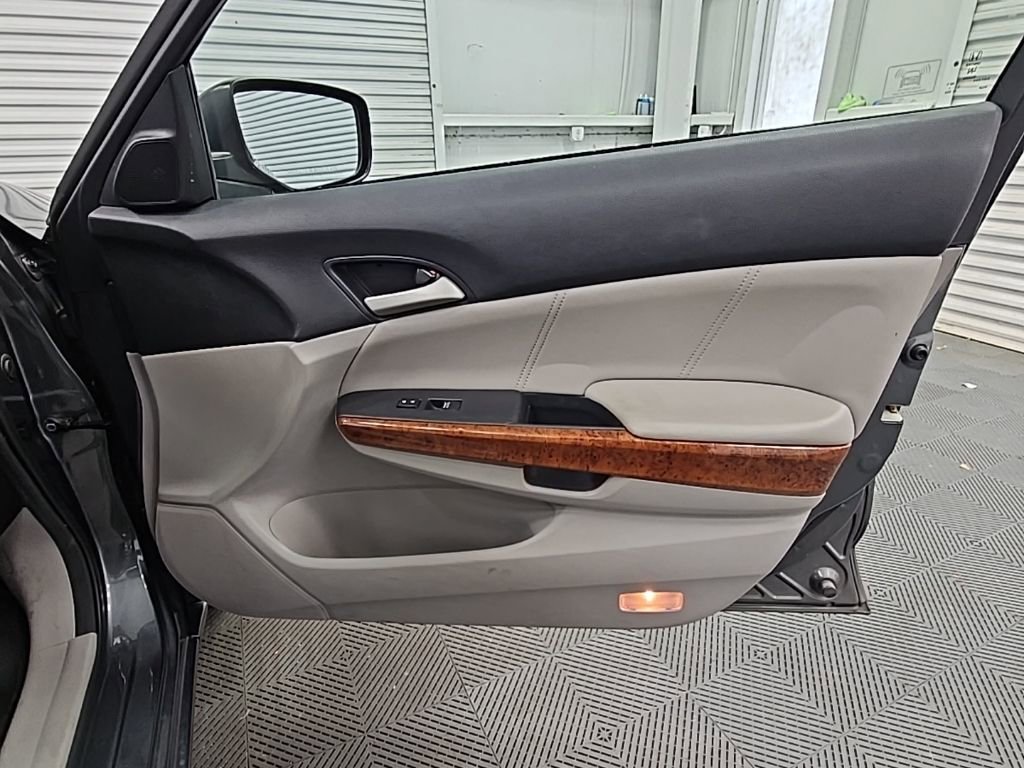 Used 2012 Honda Accord EX-L image 32