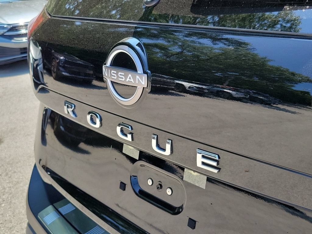Used 2023 Nissan Rogue SV AWD/4WD image 8