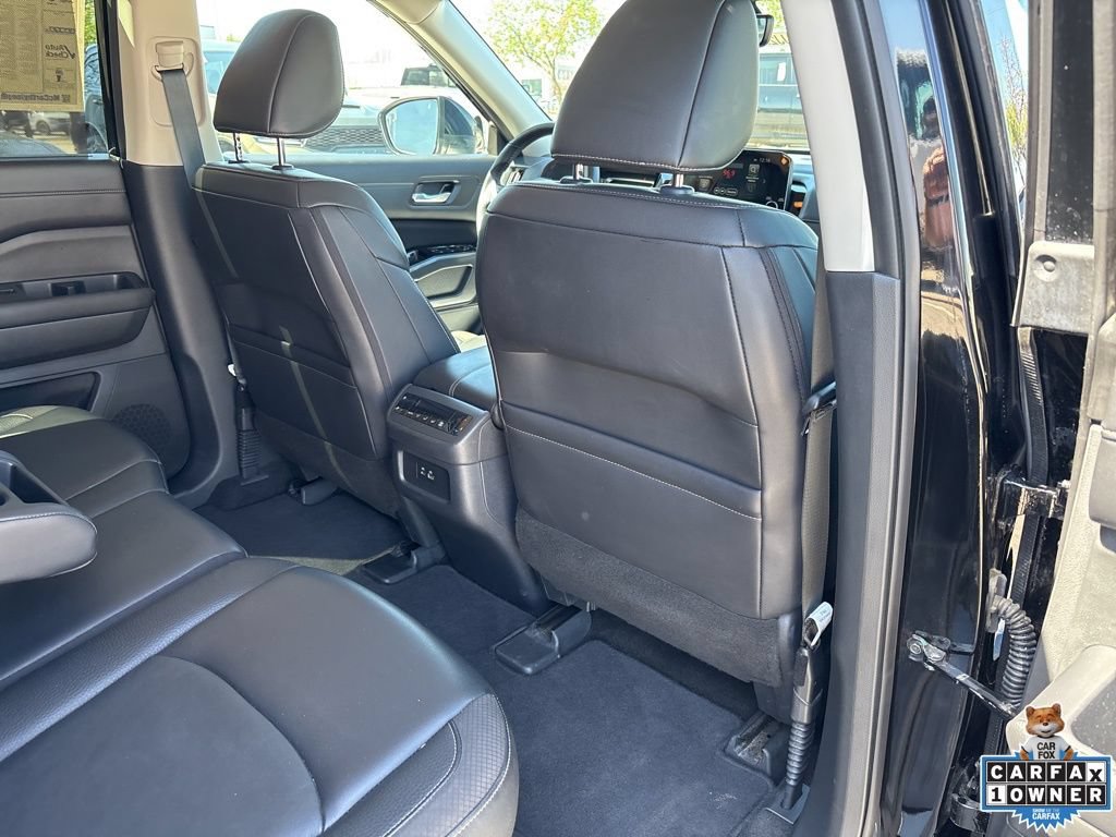 Used 2025 Nissan Pathfinder SL FWD image 44