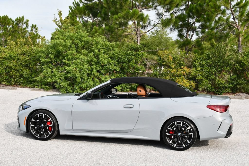 Used 2026 BMW M440i Convertible w/ Premium Package RWD image 4