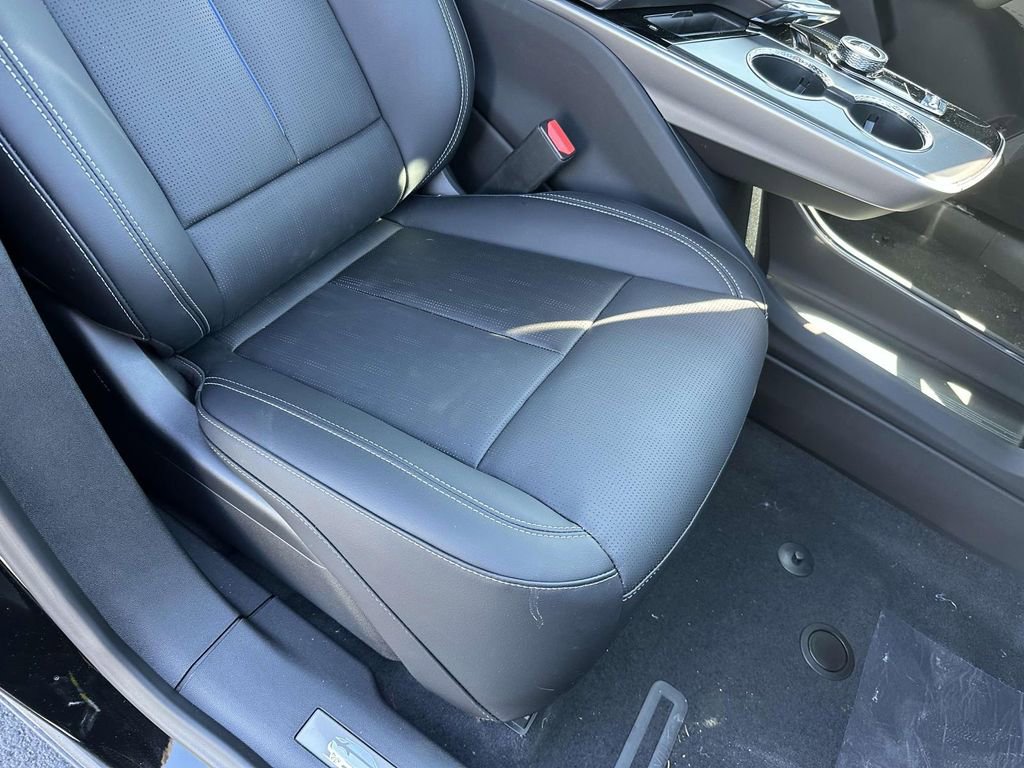 New 2025 Cadillac Lyriq Luxury image 9