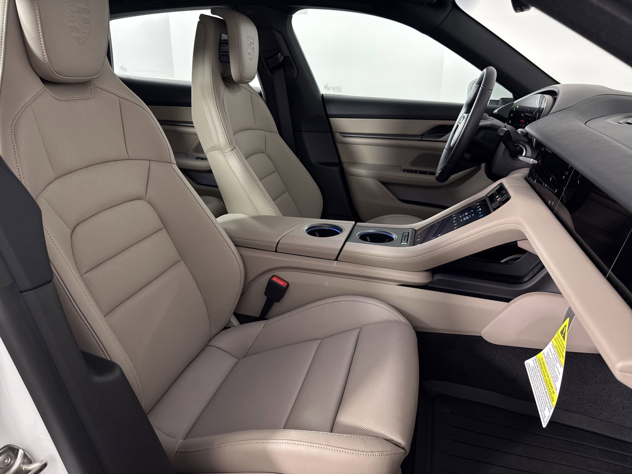 Used 2025 Porsche Taycan 4 Cross Turismo image 30