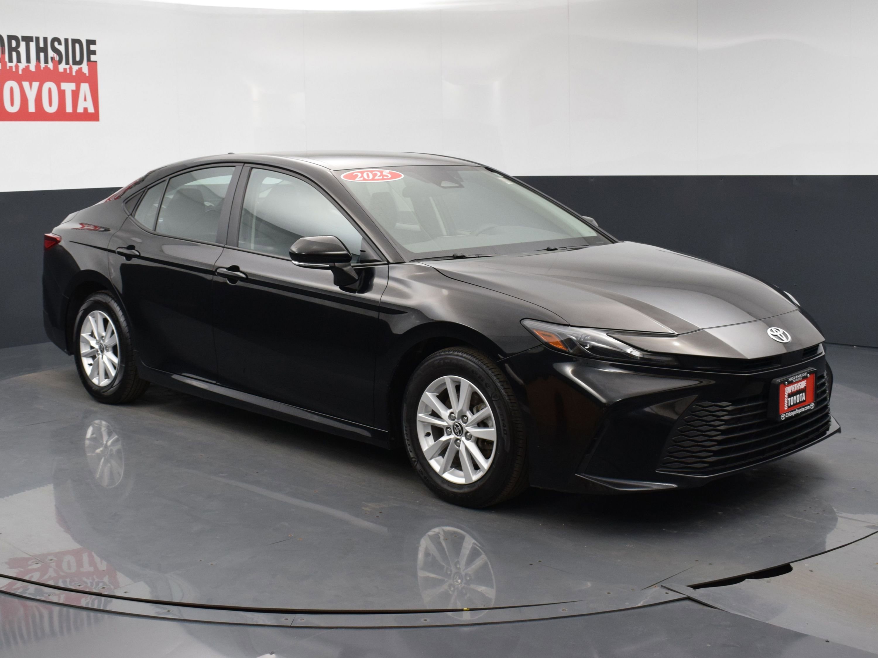 Used 2025 Toyota Camry LE image 6