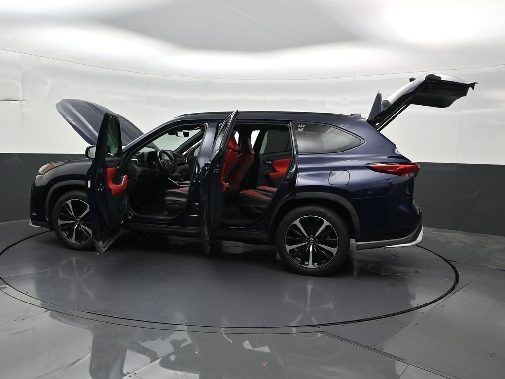 Used 2021 Toyota Highlander XSE FWD image 35