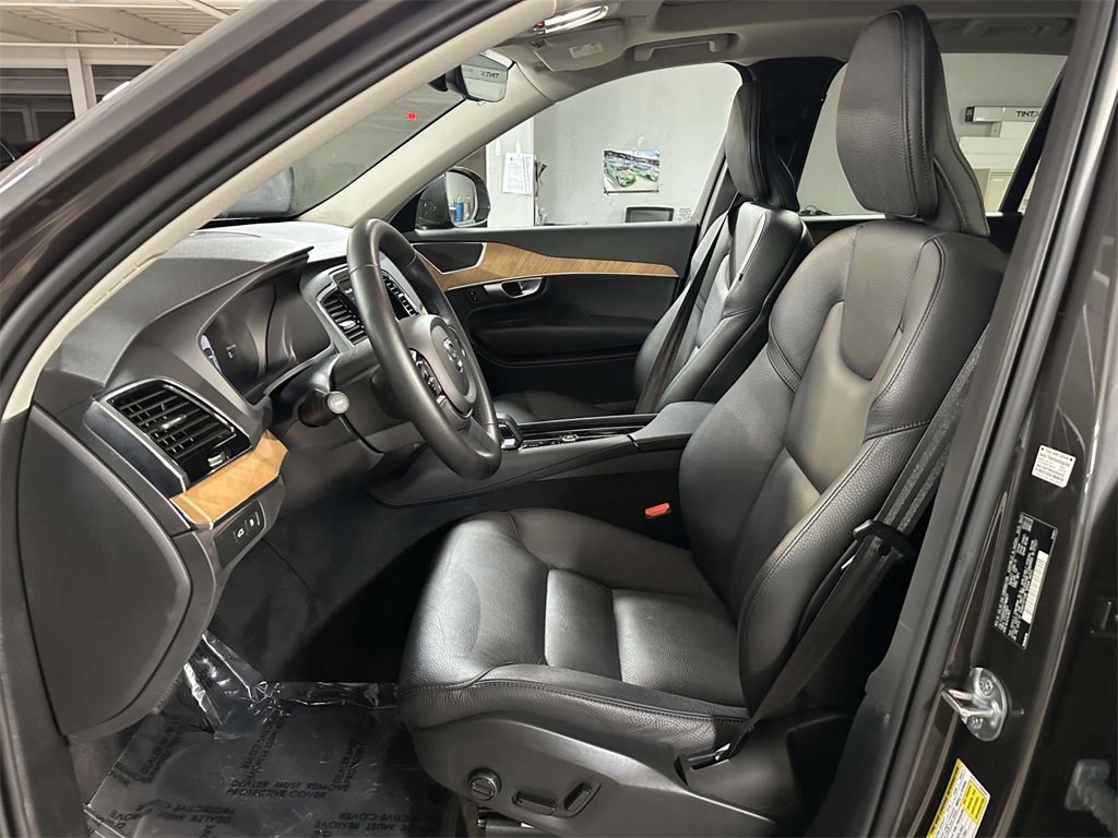 Used 2024 Volvo XC90 T8 Plus image 4