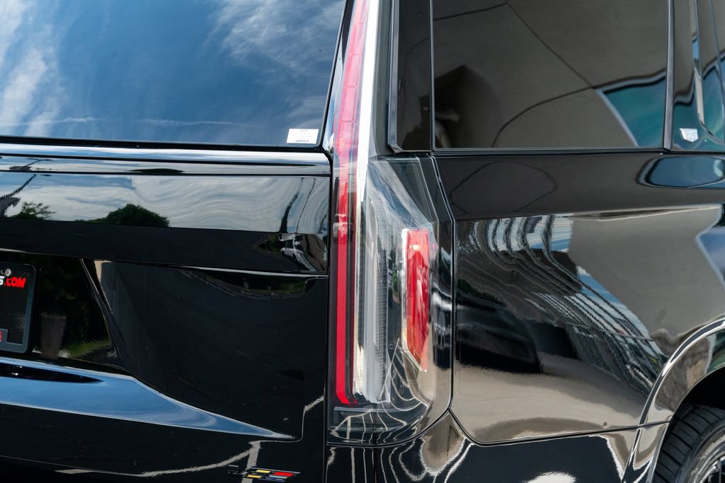 Used 2023 Cadillac Escalade V AWD/4WD image 12