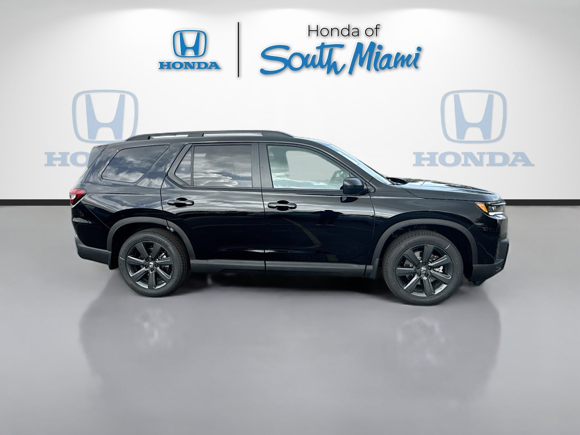 New 2026 Honda Pilot Sport image 8