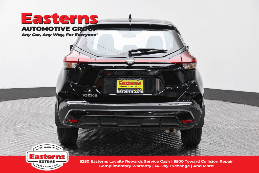 Used 2024 Nissan Kicks S FWD image 7