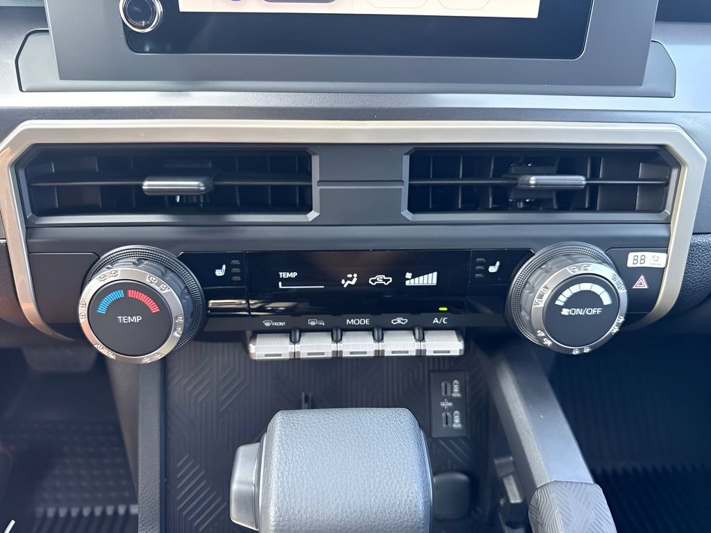 Used 2026 Toyota Tacoma SR5 AWD/4WD image 15