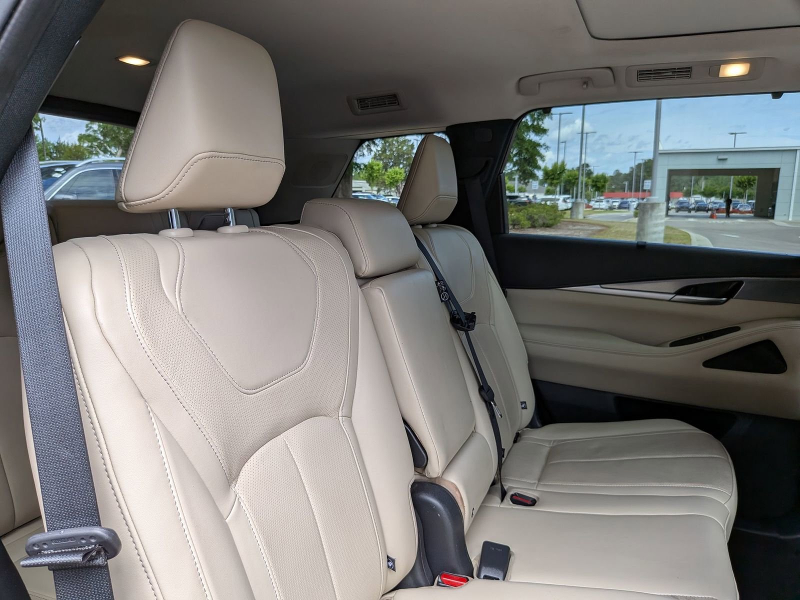 Used 2023 INFINITI QX60 Luxe w/ Cargo Package FWD image 36