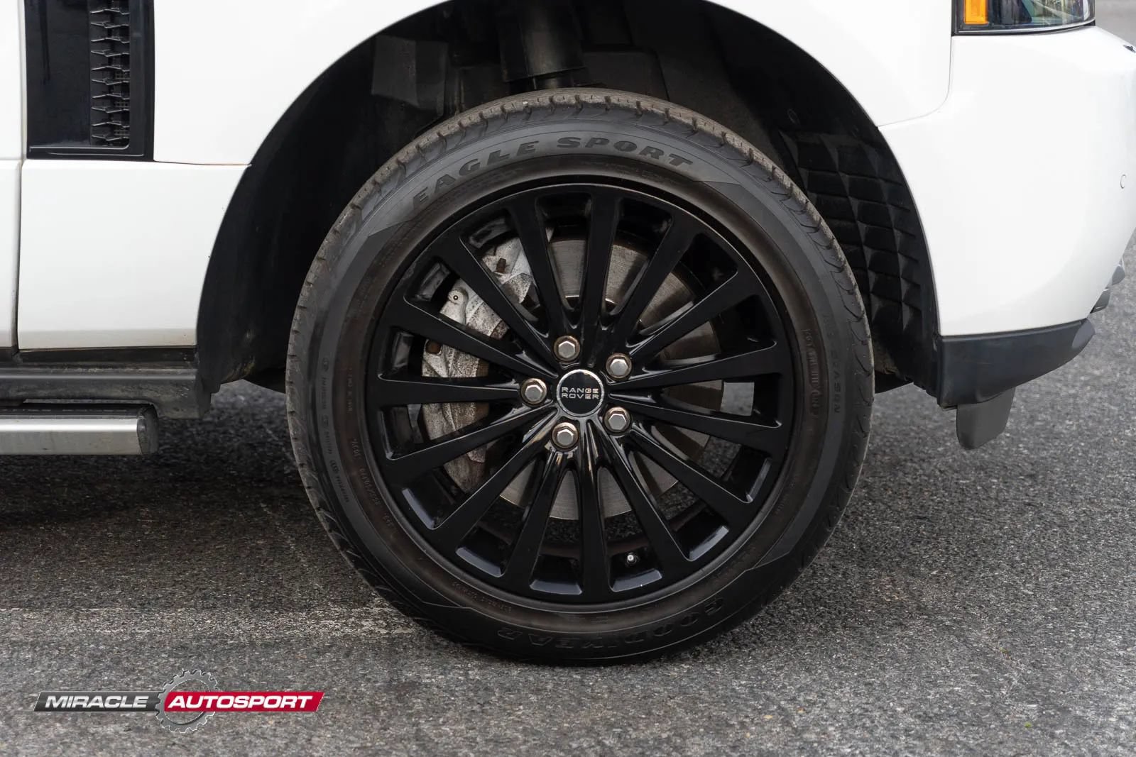 Used 2012 Land Rover Range Rover Supercharged AWD/4WD image 12